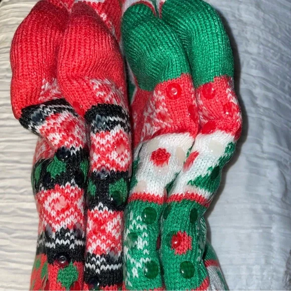 YELETE WINTER COZY GREEN SOCKS ONLY SIZE 9-11 CHRISTMAS TREE SNOWMAN HOLIDAY - Picture 3 of 3